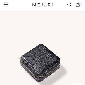 Mejuri jewelry case